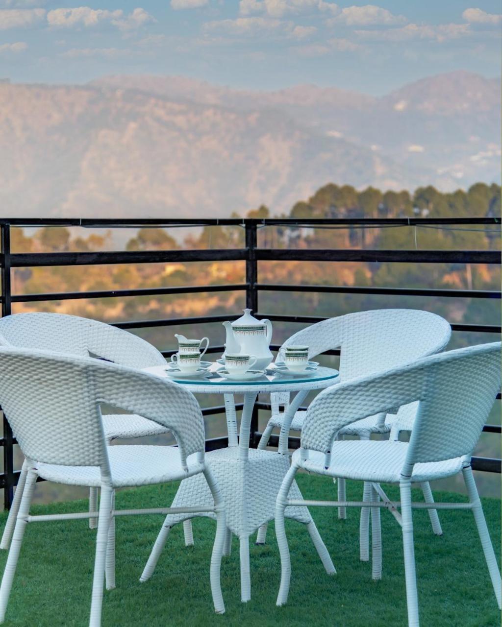 Himalyan Basera I Pvt Balcony I Serviced Apt I By Exotic Stays Kasauli Extérieur photo